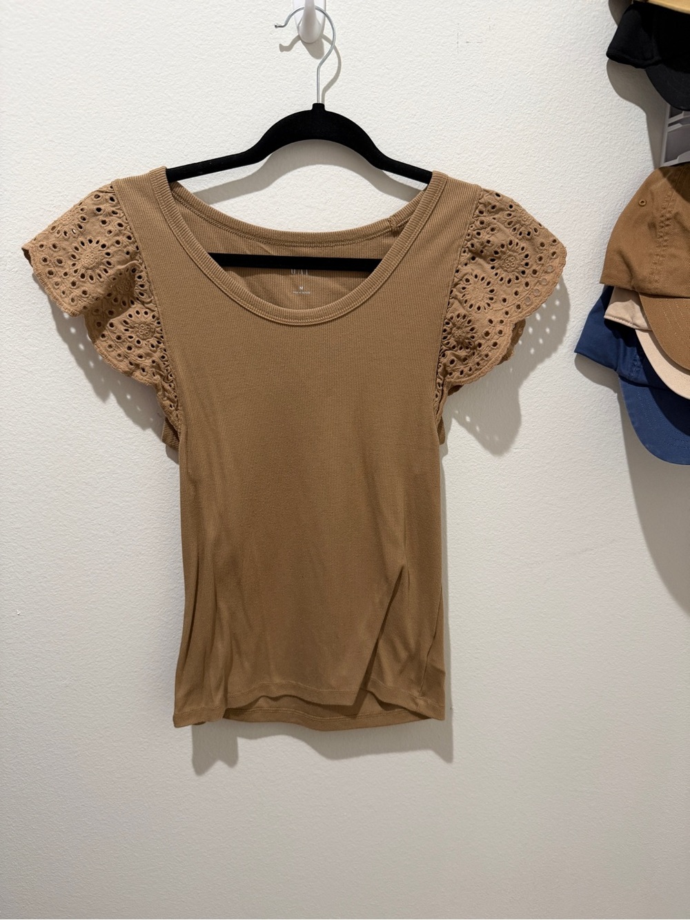 GAP Tan Eyelet Flutter Sleeve Short Sleeve Top